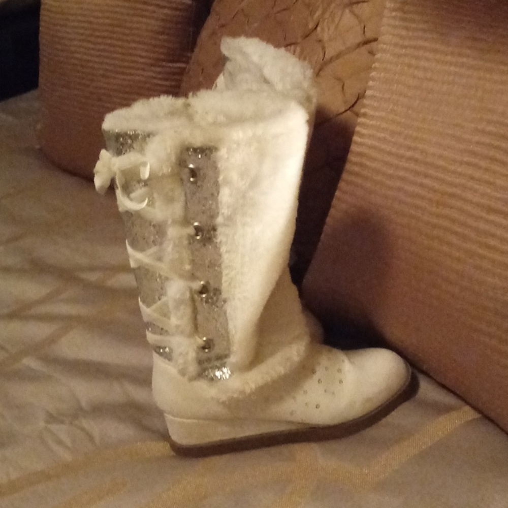 Faux fur lined Justice boots size 7